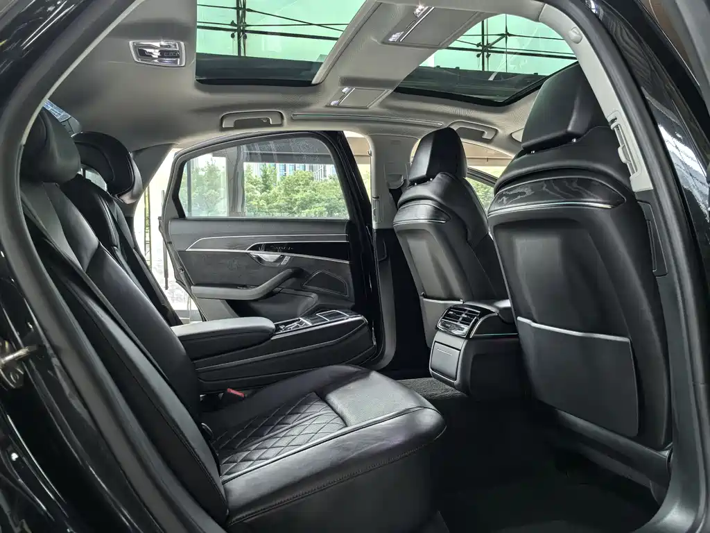 Audi A8L 2021 50 TFSI quattro Comfort