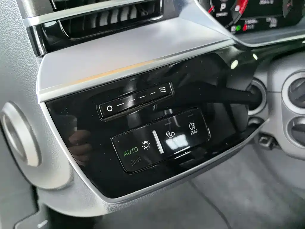 Audi A8L 2021 50 TFSI quattro Comfort