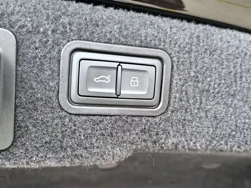 Audi A8L 2021 50 TFSI quattro Comfort