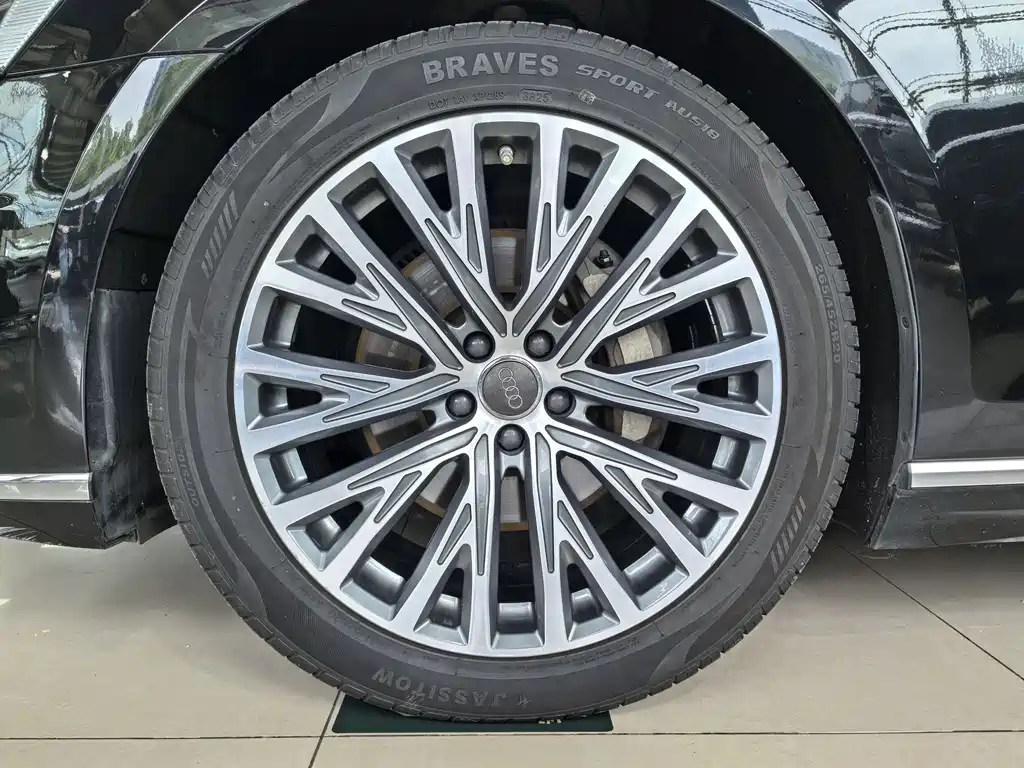 Audi A8L 2021 50 TFSI quattro Comfort