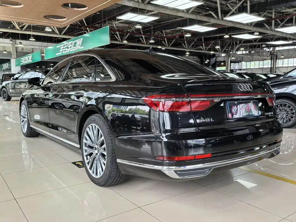 Audi A8L 2021 50 TFSI quattro Comfort