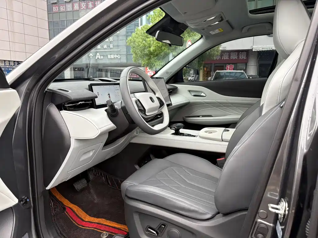Changan UNI-Z 2024 Blue Whale iDD 125km Beyond Edition