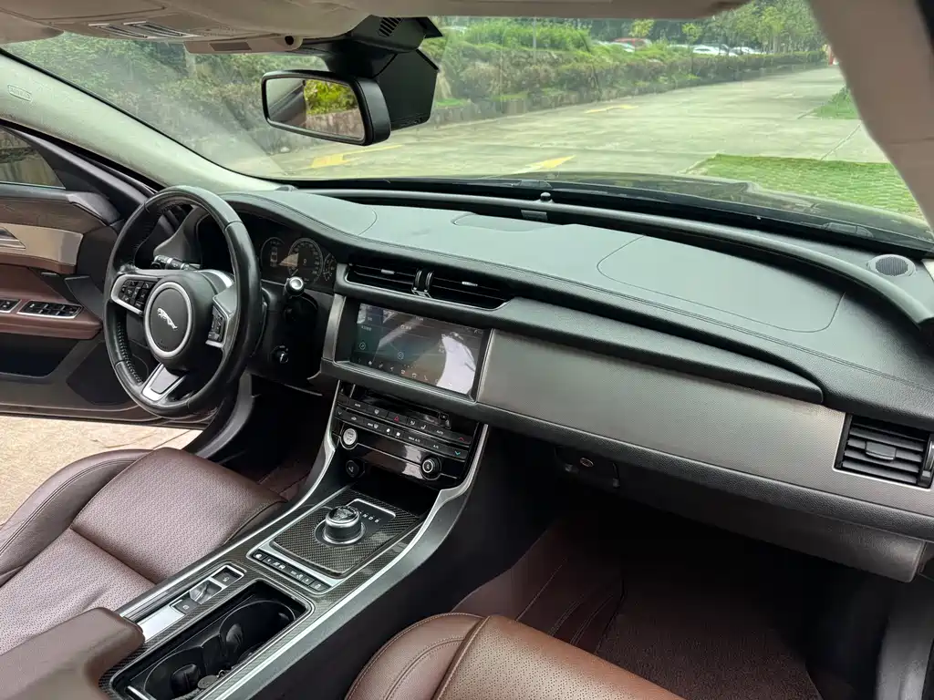 Jaguar XFL 2018 2.0T 250PS Luxury Edition