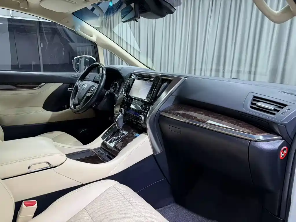 Toyota Vellfire 2019 Hybrid 2.5L HV Luxury Edition