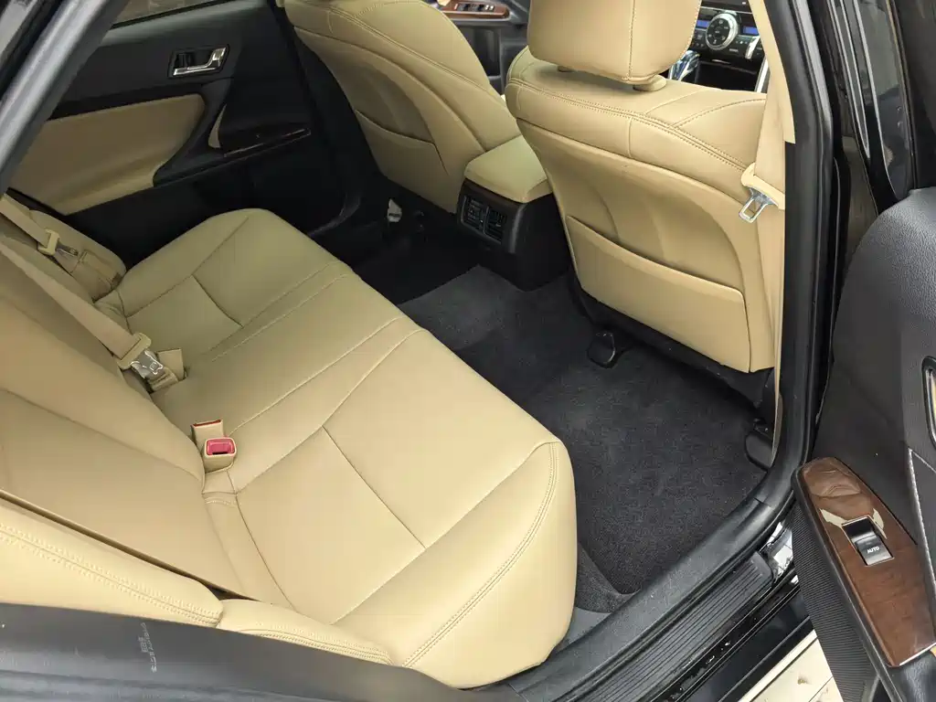 Toyota Reiz 2013 2.5V Shangrui Edition