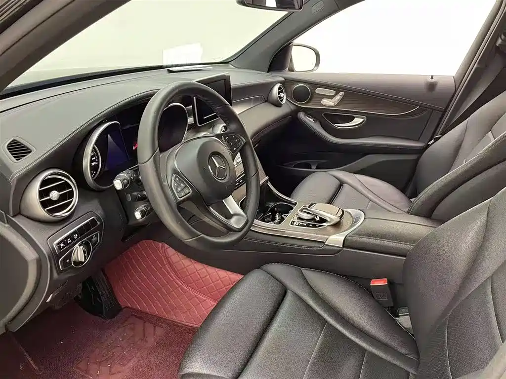 Mercedes-Benz GLC 260 4MATIC Luxury (2018 Facelift)