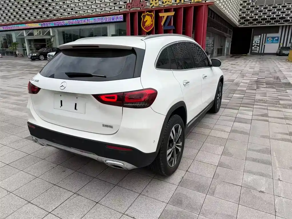 Mercedes-Benz GLA 200 2020