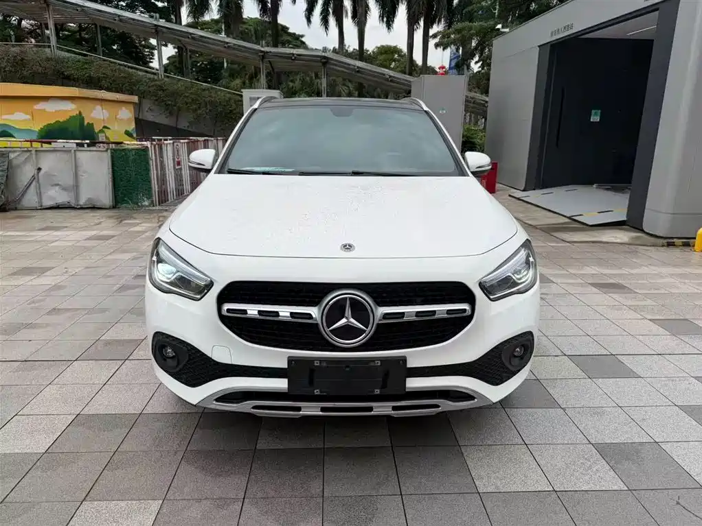 Mercedes-Benz GLA 200 2020