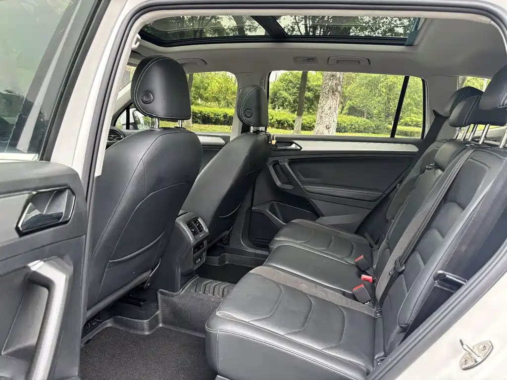 Volkswagen Tiguan L 2018 330TSI Automatic FWD Luxury Edition