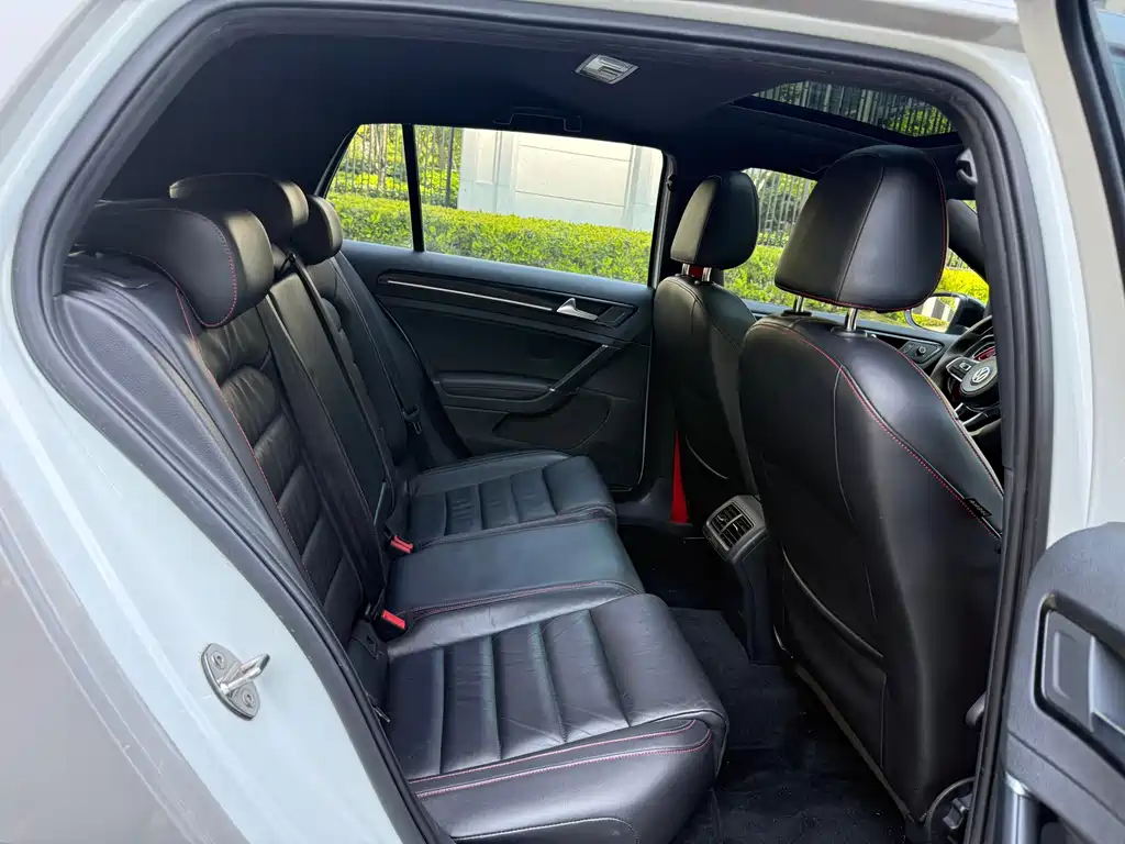 Volkswagen Golf GTI 2016 2.0 TSI