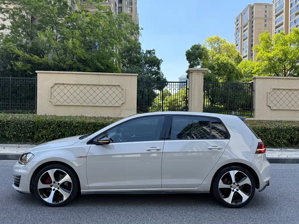 Volkswagen Golf GTI 2016 2.0 TSI