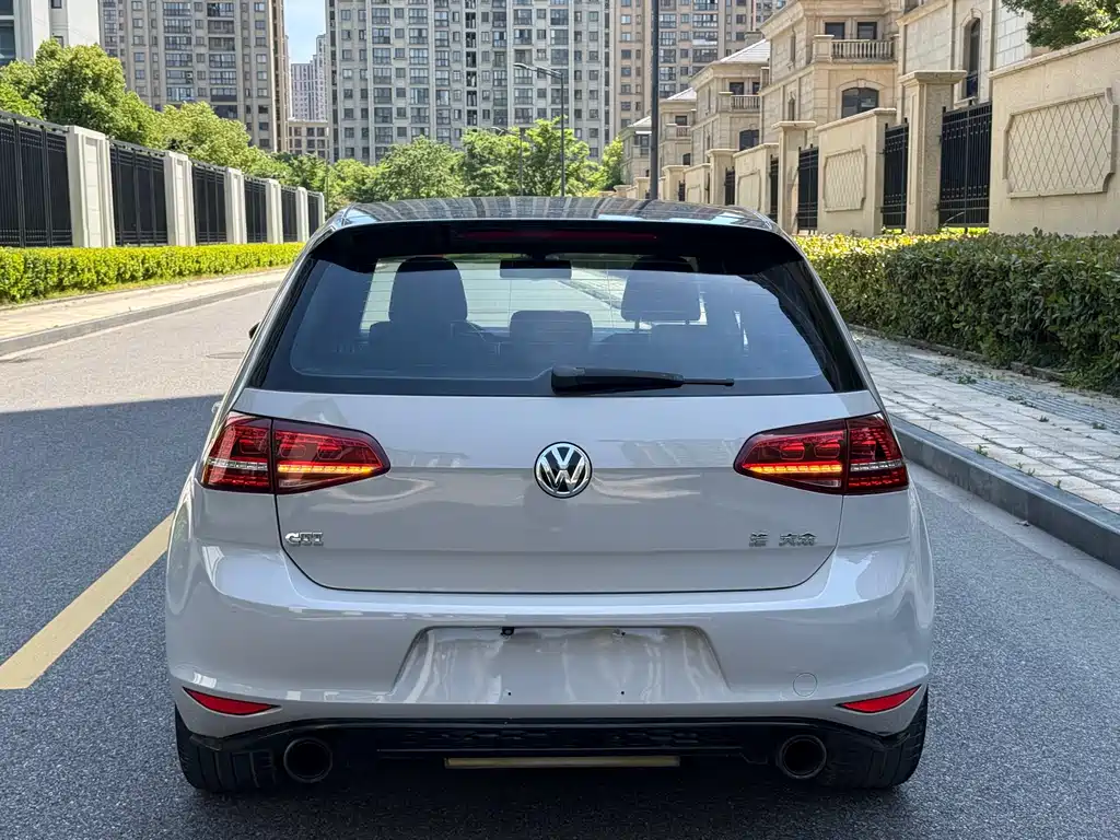 Volkswagen Golf GTI 2016 2.0 TSI