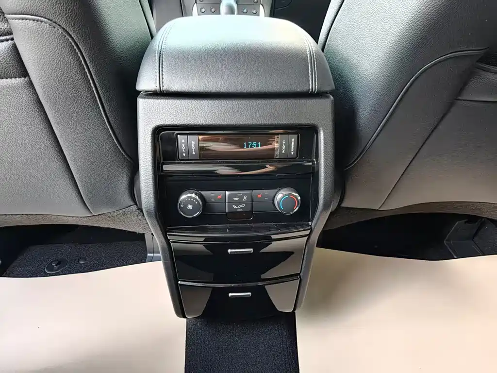 Ford Edge 2015 2.0T GTDi AWD Titanium