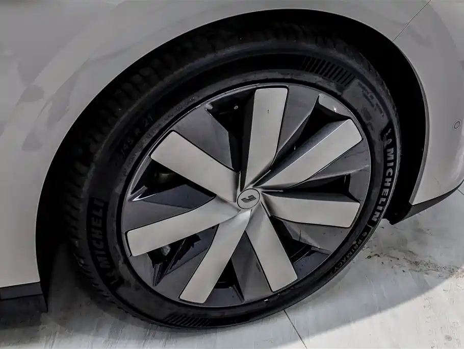 Li Auto i6 2025 RWD Standard Edition