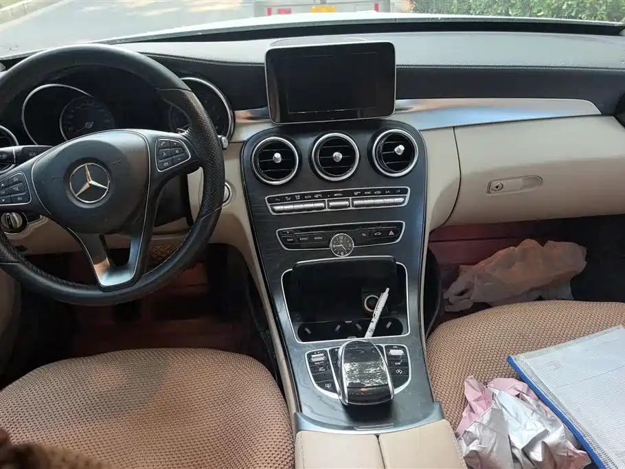 2015 Mercedes-Benz C 200 L Sport