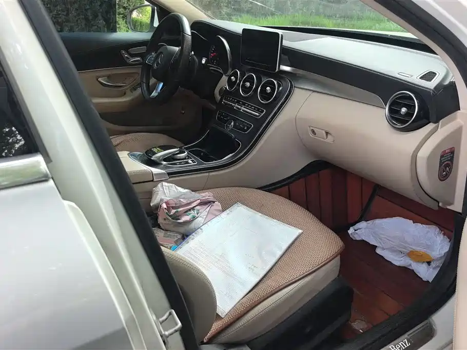 2015 Mercedes-Benz C 200 L Sport