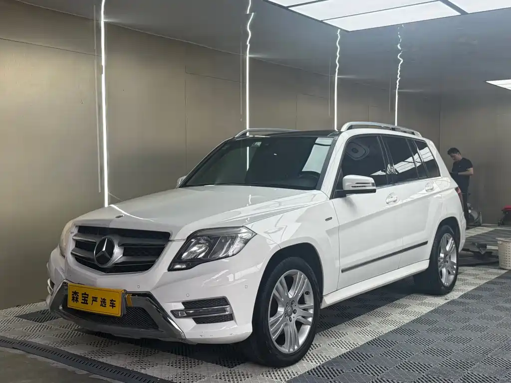 Mercedes-Benz GLK-Class 2015 GLK 260 4MATIC Dynamic Edition Ultimate Version