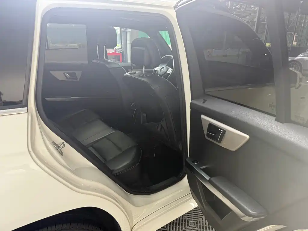 Mercedes-Benz GLK-Class 2015 GLK 260 4MATIC Dynamic Edition Ultimate Version