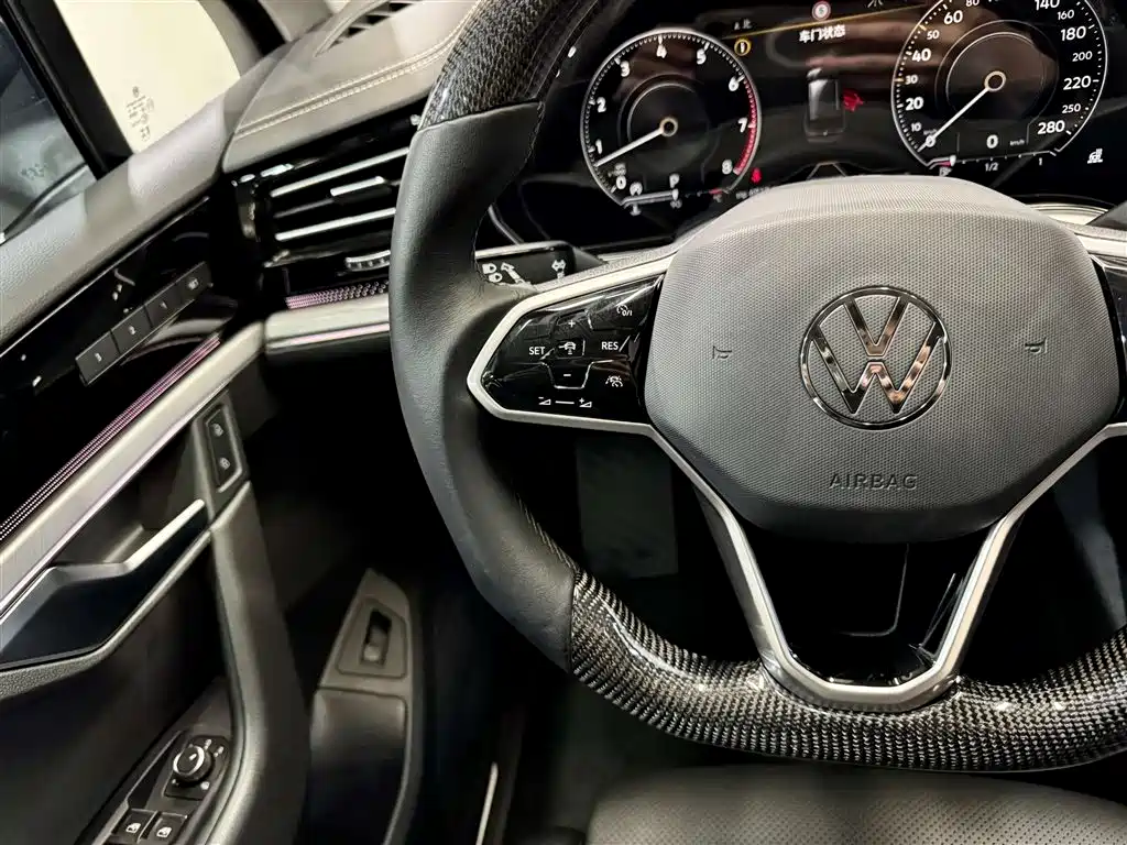Volkswagen Touareg 2022 3.0 TSI R-Line Black Edition