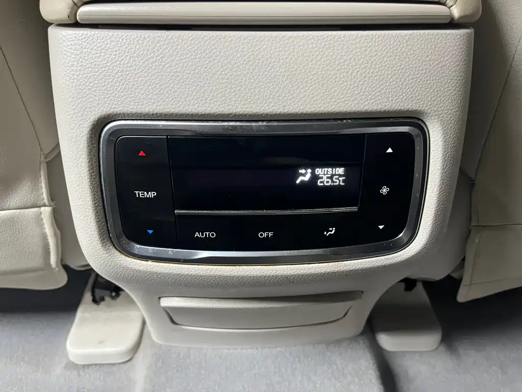 GAC Trumpchi GS8 2017 320T 2WD Luxury Smart Connect Edition (7-seater)
