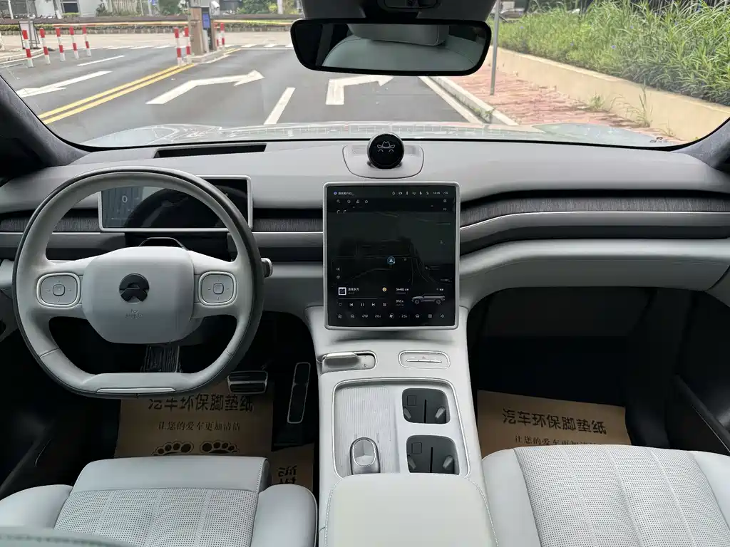 NIO ES8 2023 75kWh Executive Edition