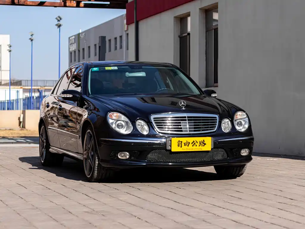 Mercedes-Benz E 55 AMG 2005