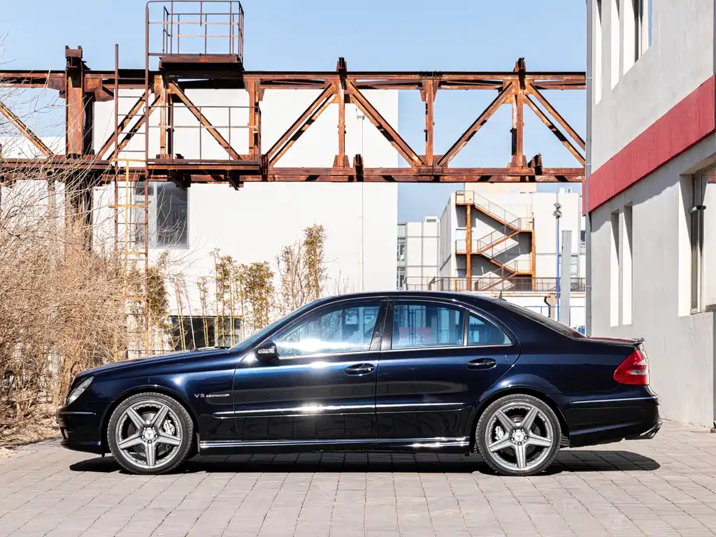Mercedes-Benz E 55 AMG 2005