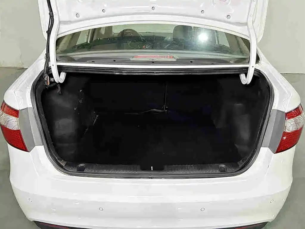 Kia K2 2012 Sedan 1.6L AT Premium Commemorative Edition