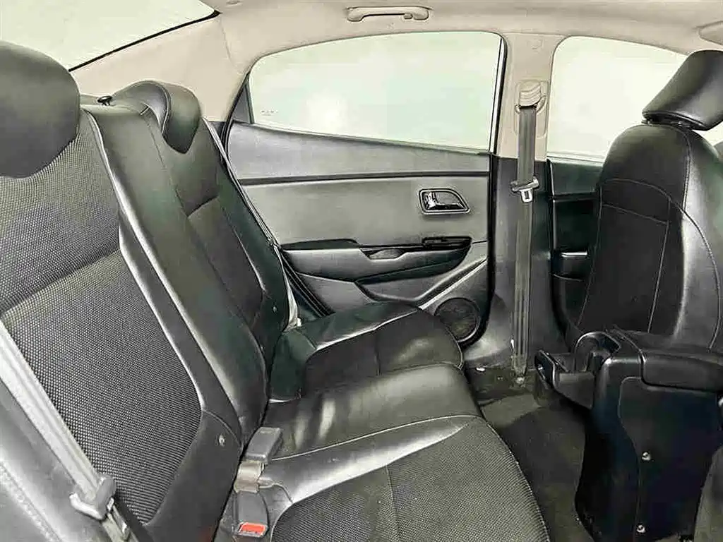 Kia K2 2012 Sedan 1.6L AT Premium Commemorative Edition