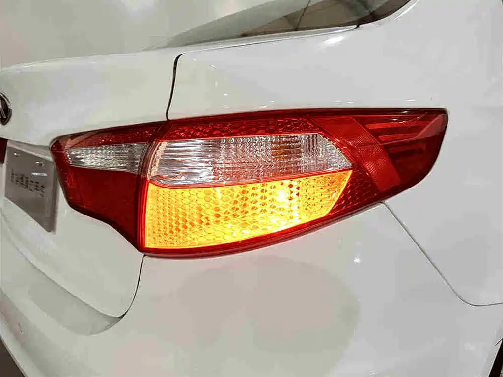 Kia K2 2012 Sedan 1.6L AT Premium Commemorative Edition