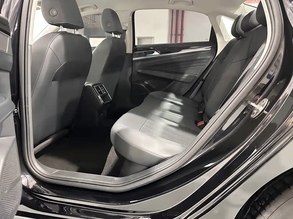 Passat 2024 280TSI Business Edition