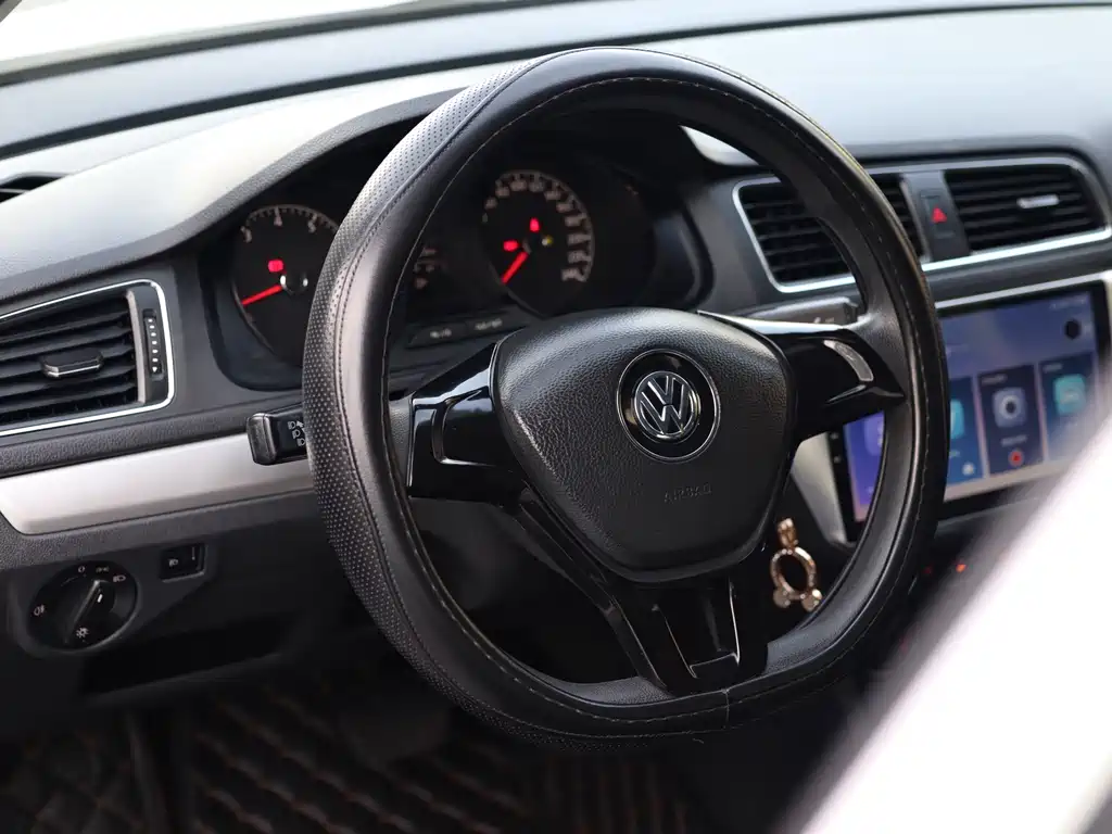 Volkswagen Lavida 2017 1.6L Automatic Fashion Edition