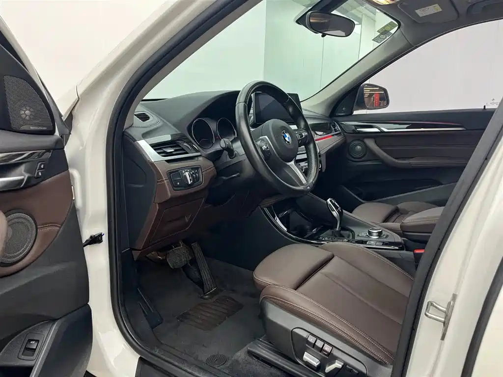 BMW X1 2022 Updated xDrive25Li Premium Edition