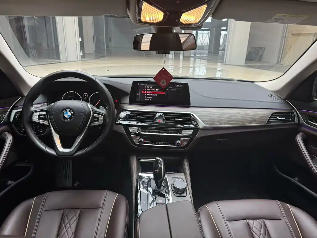 BMW 5 Series 2019 530Li Leading Edition Luxury Package