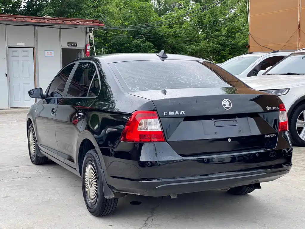 Skoda Rapid 2013 1.6L Manual Lexuan