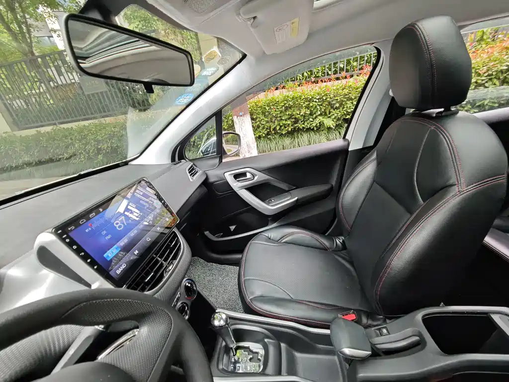 Peugeot 2008 2015 1.6L Automatic Play Cool Edition