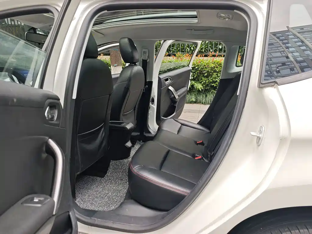 Peugeot 2008 2015 1.6L Automatic Play Cool Edition