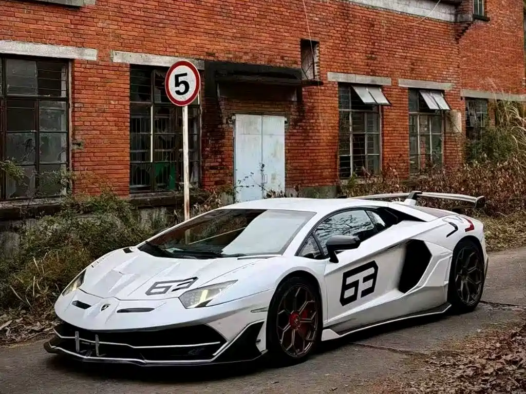 Lamborghini Aventador LP 700-4