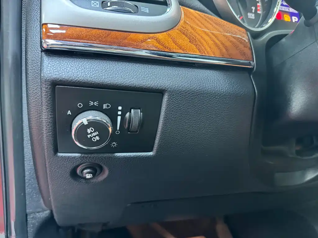 Jeep Grand Cherokee 2012 3.6L Flagship Edition