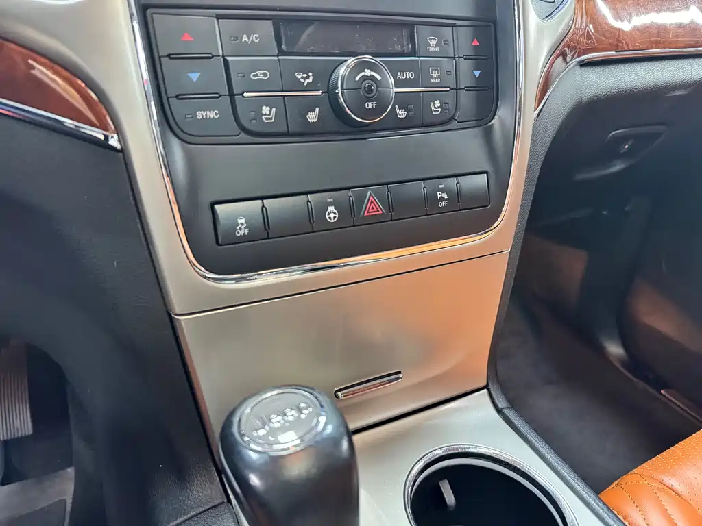 Jeep Grand Cherokee 2012 3.6L Flagship Edition