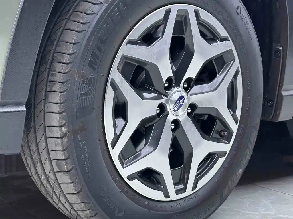 Subaru Forester 2019 2.0i Luxury Edition EyeSight