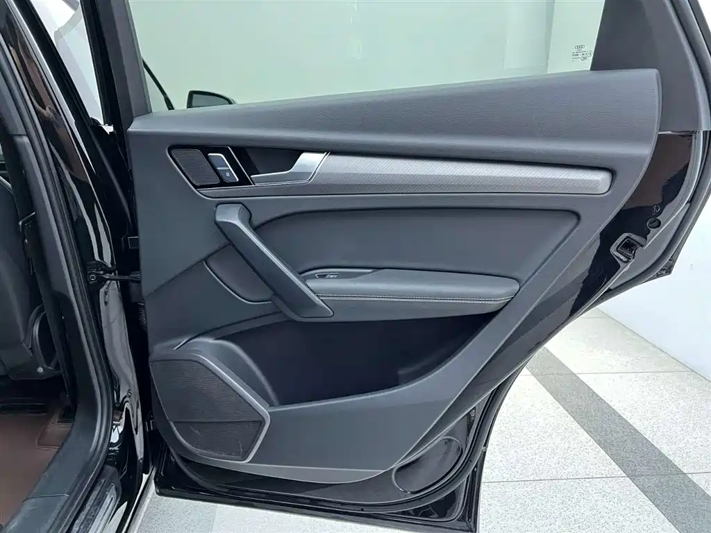 Audi Q5L 2024 40 TFSI Luxury Dynamic Edition