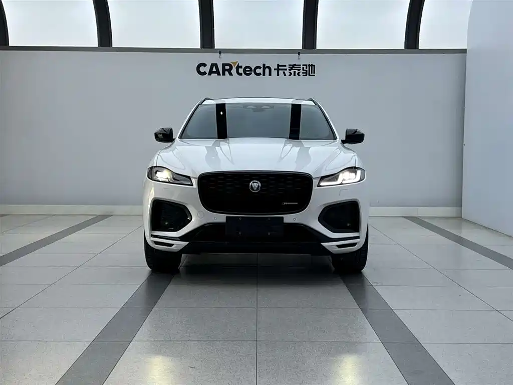 Jaguar F-PACE 2024 P250 R-Dynamic SE
