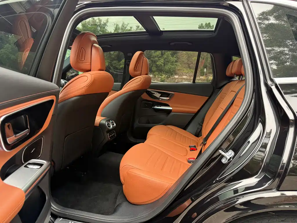 Mercedes-Benz GLC 260 L 4MATIC Luxury 5-Seater 2024