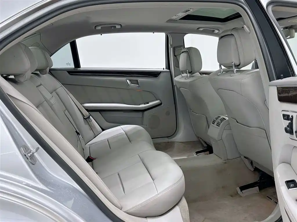 Mercedes-Benz E-Class 2011 E 260 L CGI Fashion
