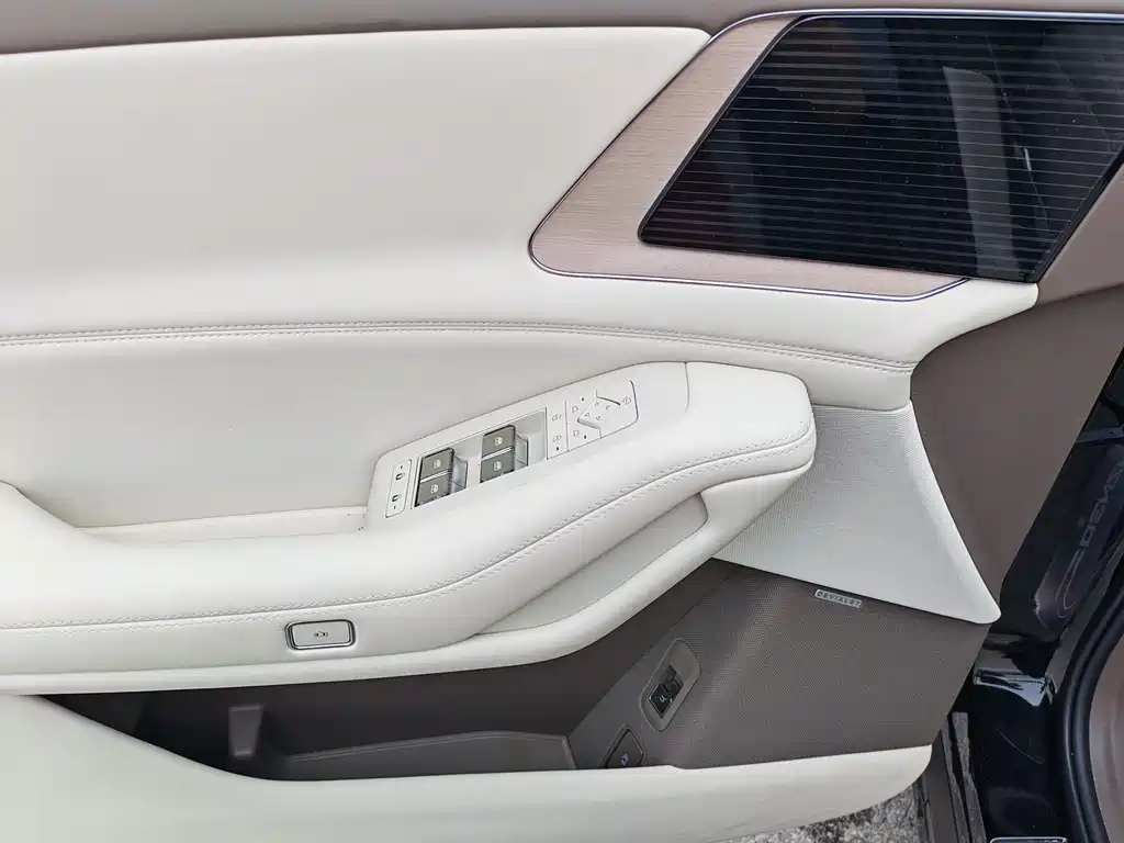 Denza N8L 2025 Flagship