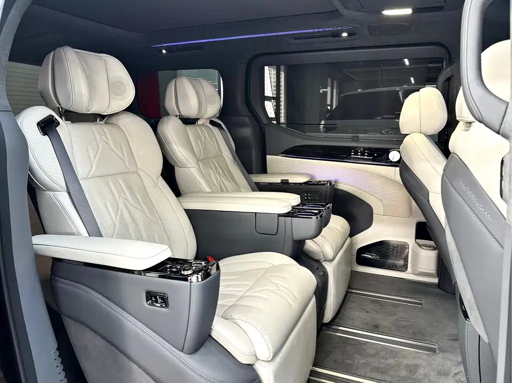Zeekr 009 2024 6-Seater Executive Edition AWD 108kWh