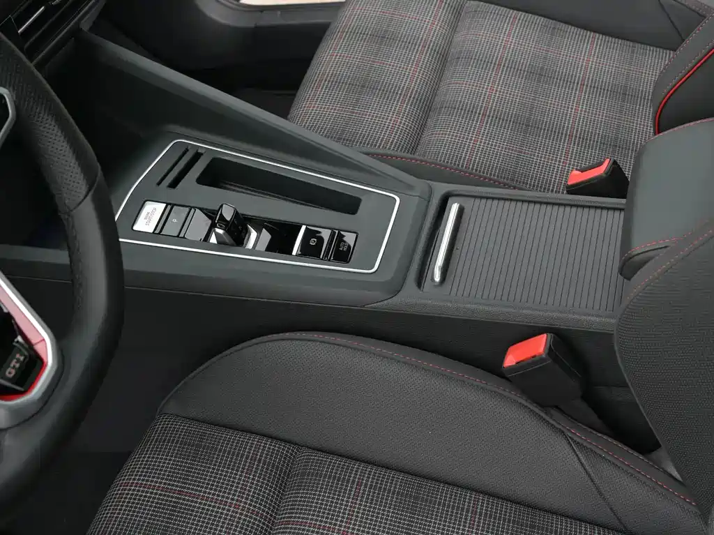 Volkswagen Golf GTI 2021