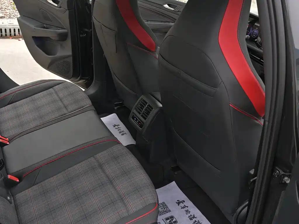 Volkswagen Golf GTI 2021