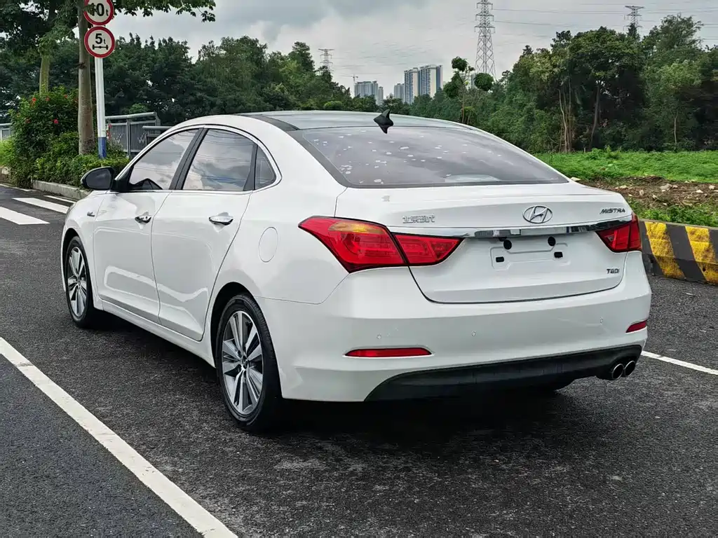 Hyundai Mistra 2014 1.8L Automatic DLX